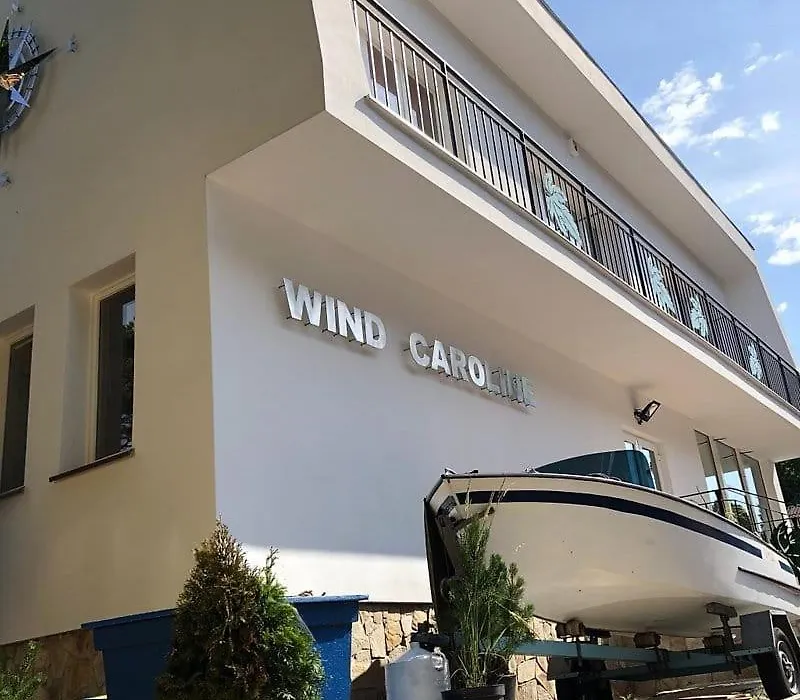 Wind Caroline-1